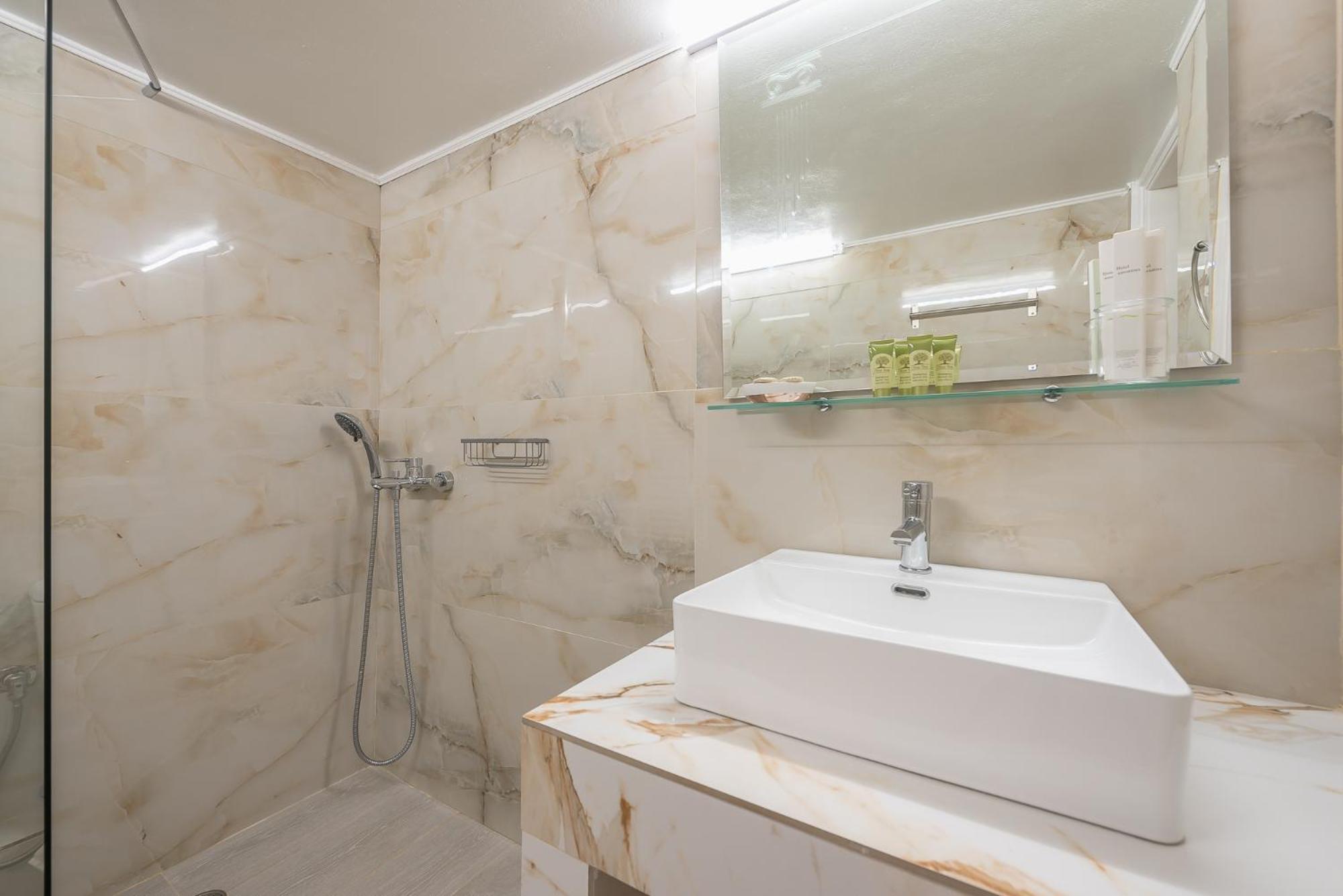 Modern Apartment 200M From Acropolis 100Mbps Netflix เอเธนส์ ภายนอก รูปภาพ