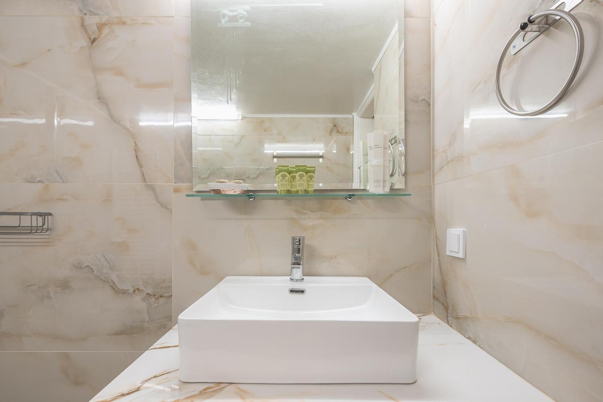 Modern Apartment 200M From Acropolis 100Mbps Netflix เอเธนส์ ภายนอก รูปภาพ